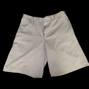 Nike golf dri-fit cream coloured shorts! Size 34/medium